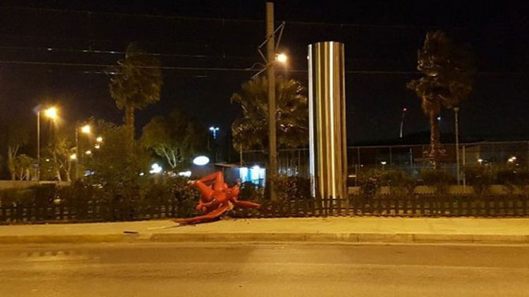 Υπ. Πολιτισμού για την καταστροφή του γλυπτού Phylax: «Το σκοτάδι δεν είναι χρώμα»