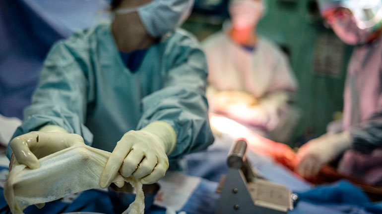 Γαλλία: Άνδρας έμεινε για ενάμιση μήνα χωρίς πρόσωπο Γαλλία: Άνδρας έμεινε για ενάμιση μήνα χωρίς πρόσωπο