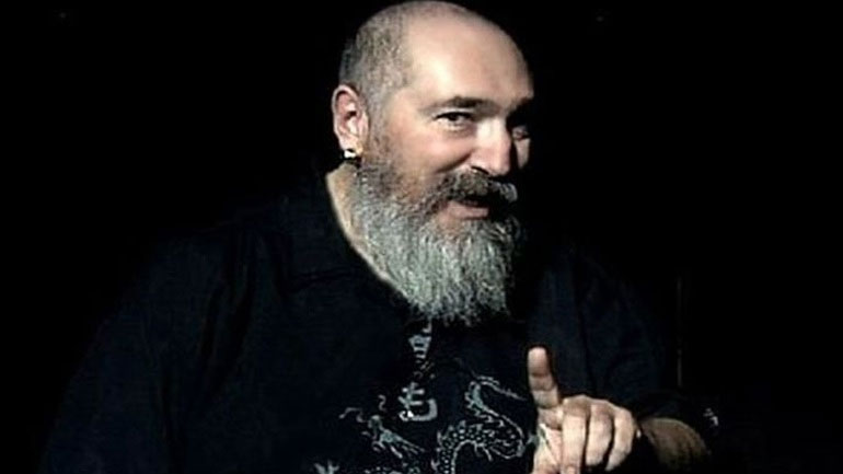 Γκράφιτι στη μνήμη του Τζίμη Πανούση στο κέντρο της Αθήνας