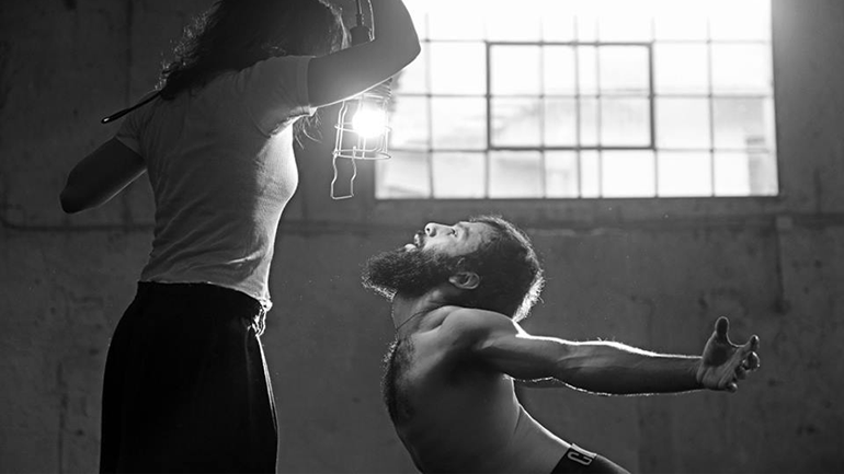 «Σώμα σε 64 κινήσεις» στο Σύγχρονο Θέατρo