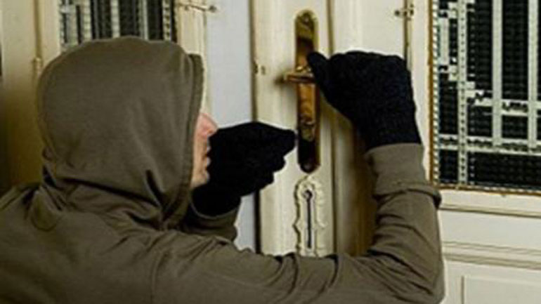 Συνελήφθησαν διαρρήκτες κτηνιατρείου στη Μυτιλήνη Συνελήφθησαν διαρρήκτες κτηνιατρείου στη Μυτιλήνη