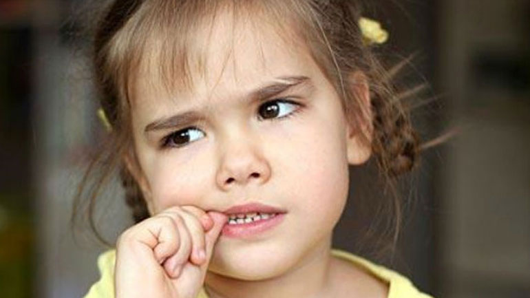 Πώς να σταματήσει το παιδί μου να τρώει τα νύχια του