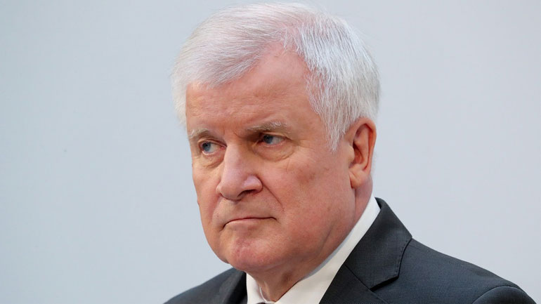 Χορστ Ζέεχοφερ: Εκτιμώ ότι το SPD θα ψηφίσει υπέρ των διαπραγματεύσεων για κυβέρνηση συνασπισμού Χορστ Ζέεχοφερ: Εκτιμώ ότι το SPD θα ψηφίσει υπέρ των διαπραγματεύσεων για κυβέρνηση συνασπισμού