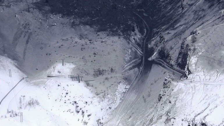 Ιαπωνία: Τέσσερις τραυματίες και ένας αγνοούμενος εξαιτίας ηφαιστειακής έκρηξης που προκάλεσε χιονοστιβάδα