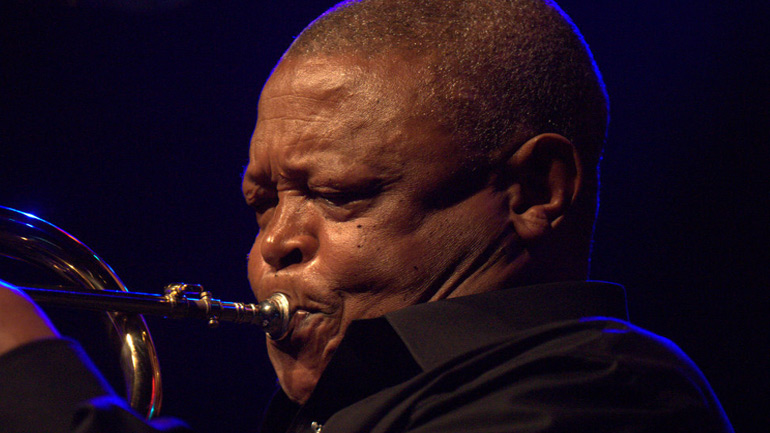 Πέθανε ο «πατέρας της νοτιοαφρικανικής τζαζ» Χιου Μασεκέλα