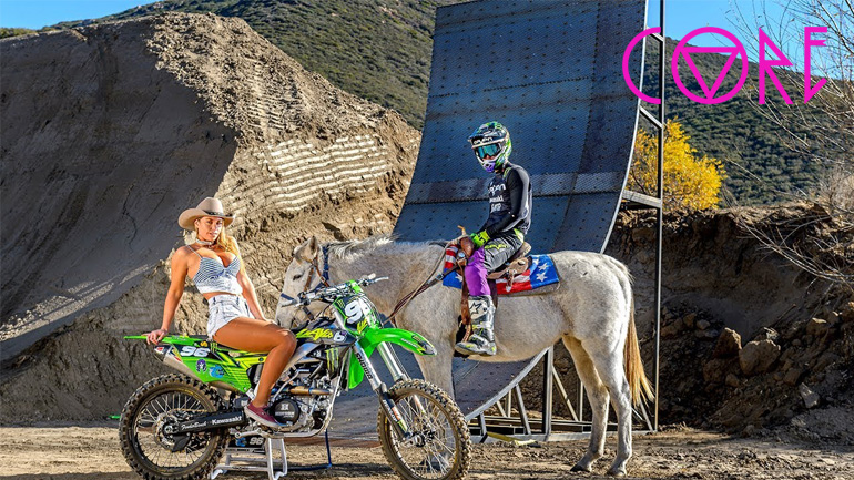 Έτσι καβαλάνε στην Καλιφόρνια..