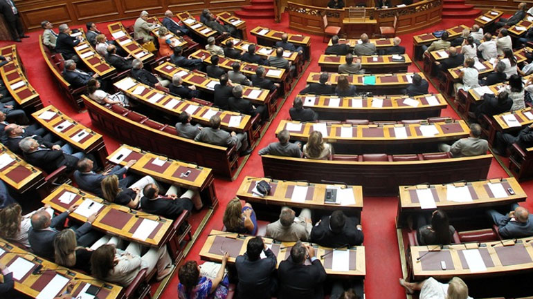 Κοινή ερώτηση για τη δράση του Ρουβίκωνα κατέθεσαν Ποτάμι και Δημοκρατική Συμπαράταξη