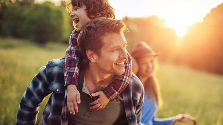 Η οικογένεια φέρνει την ευτυχία και όχι τα χρήματα