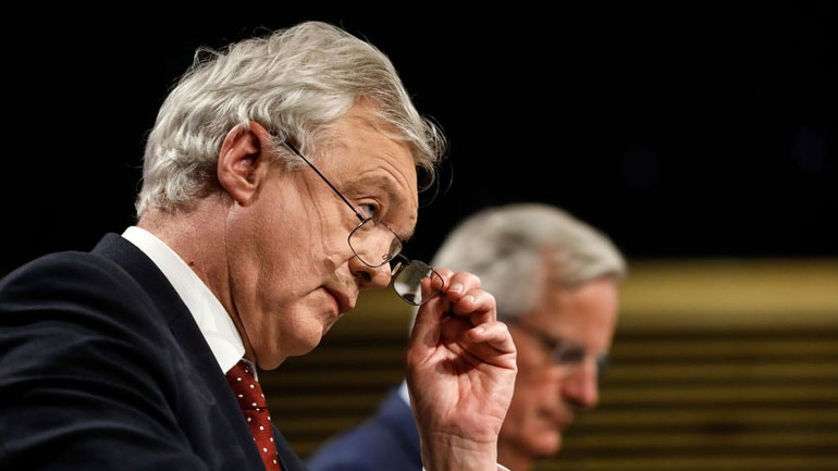 Ντέιβιντ Ντέιβις σε Ευρωπαίους πολίτες: Μην ανησυχείτε, δεν θα απελαθείτε