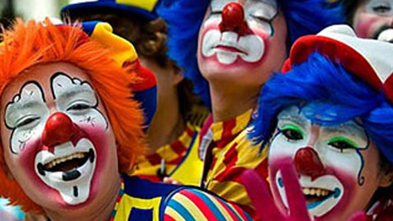 Χρήσιμες οδηγίες για τους μασκαράδες από την Ε.Ε.Κ.Ε.