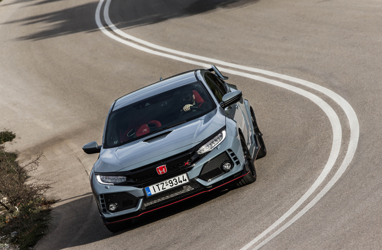 Δείχνει αγωνιστικό αλλά με την ρύθμιση στο comfort ταξιδεύεις και κινείσαι πολύ άνετα