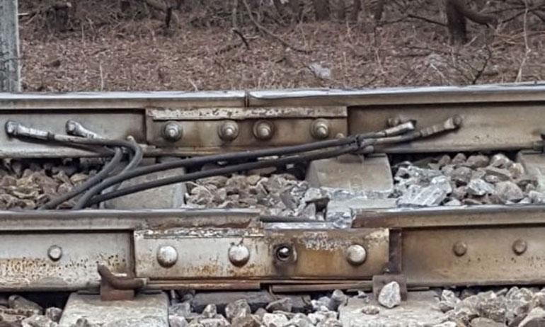 Το σημείο της σιδηροδρομικής γραμμής όπου πιθανότατα σημειώθηκε η αστοχία στο κλειδί και προκλήθηκε το δυστύχημα - Πηγή φωτό: La Repubblica