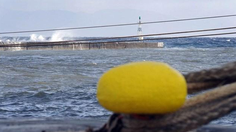 Σε ισχύ το απαγορευτικό απόπλου από Πειραιά, Ραφήνα, Λαύριο