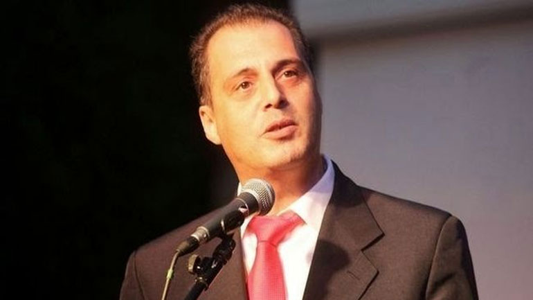 Κουκουλοφόροι προπηλάκισαν τον Κ. Βελόπουλο στη διάρκεια ομιλίας του Κουκουλοφόροι προπηλάκισαν τον Κ. Βελόπουλο στη διάρκεια ομιλίας του