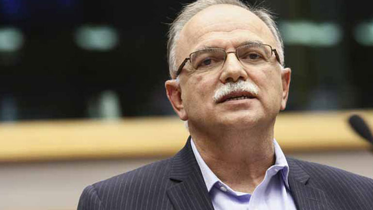 Παπαδημούλης: «Ο Βέμπερ να πάρει σαφή θέση σχετικά με το όνομα και τον αλυτρωτισμό της ΠΓΔΜ»