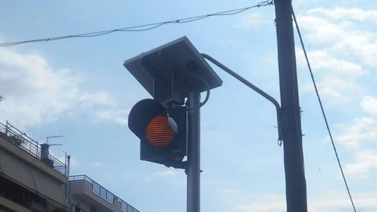 Παλλόμενα φανάρια και σήμανση γύρω από τα Σχολεία της Ηλιούπολης