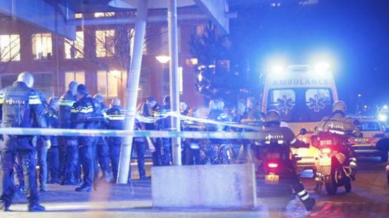 Ένας νεκρός και δύο τραυματίες στο κέντρο του Άμστερνταμ