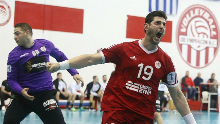 Xάντμπολ: «Kαπάρωσε» την πρωτιά ο Ολυμπιακός, 26-22 τον ΠΑΟΚ Xάντμπολ: «Kαπάρωσε» την πρωτιά ο Ολυμπιακός, 26-22 τον ΠΑΟΚ