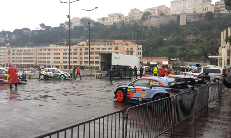Αυτές τις μέρες πραγματοποιείται το Ράλι του Μόντε Κάρλο, οπότε δεν χάσαμε την ευκαιρία να δούμε από κοντά τα 'θηρία' του WRC