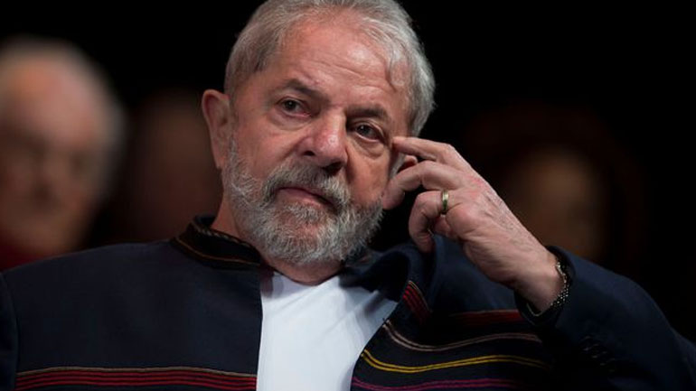 Βραζιλία: Δικηγόροι του Λούλα άσκησαν έφεση στην απόφαση να κατασχεθεί το διαβατήριό του