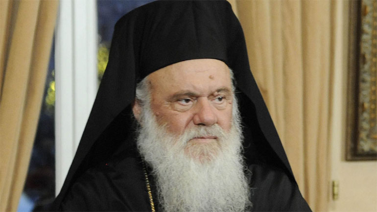 Τρισάγιο στη μνήμη του μακαριστού αρχιεπισκόπου Χριστόδουλου από τον αρχιεπίσκοπο Ιερώνυμο