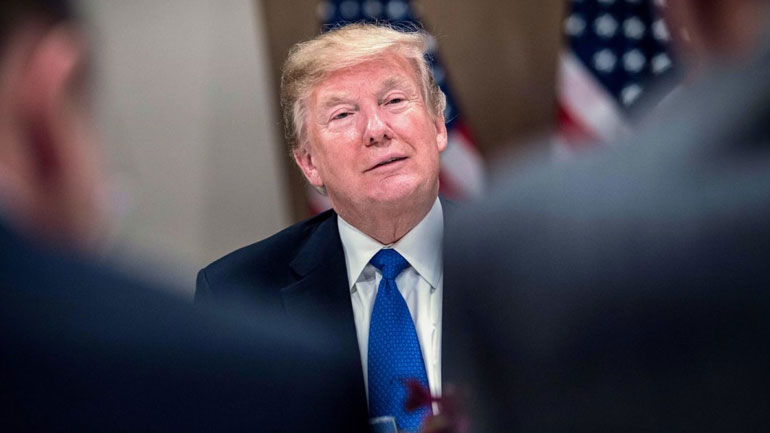 Ο Τραμπ υπαινίσσεται αντίποινα για τις «πολύ άδικες» εμπορικές πολιτικές της Ε.Ε.