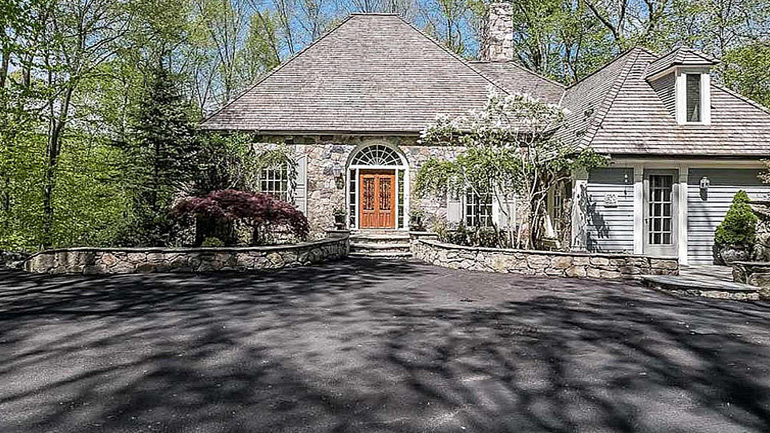 Πούλησε το σπίτι της η Σίντι Λόπερ