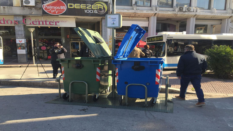Λαμία: Τοποθετήθηκαν οι νέοι πιλοτικοί κάδοι με σύστημα Fbin