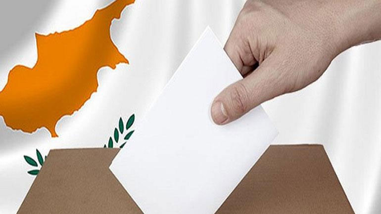 Άνοιξαν οι κάλπες στην Κύπρο