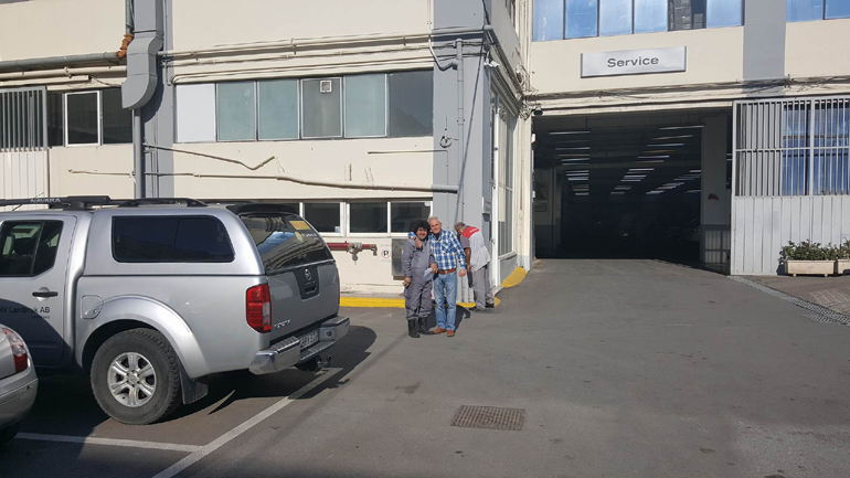 Χιλιάδες αυτοκίνητα της Nissan έχουν περάσει από τα χέρια του Θωμά και του Σάκη