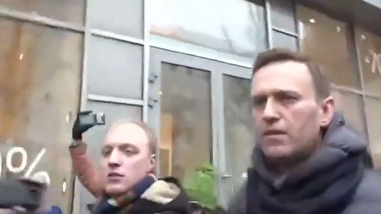 Η στιγμή της σύλληψης του Αλεξέι Ναβάλνι Η στιγμή της σύλληψης του Αλεξέι Ναβάλνι