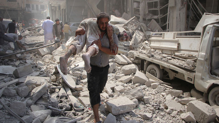 Συρία: Τριάντα τρεις άμαχοι σκοτώθηκαν από αεροπορικές επιδρομές στην Ιντλίμπ