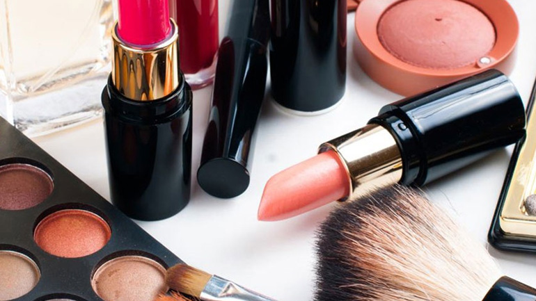 Είναι ασφαλή τα καλλυντικά που χρησιμοποιώ;