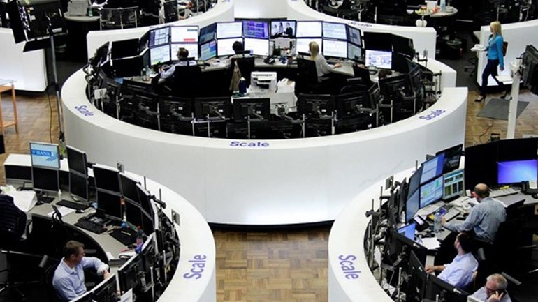 Ήπιες μεταβολές στις ευρωαγορές – Yποχωρεί το ευρώ