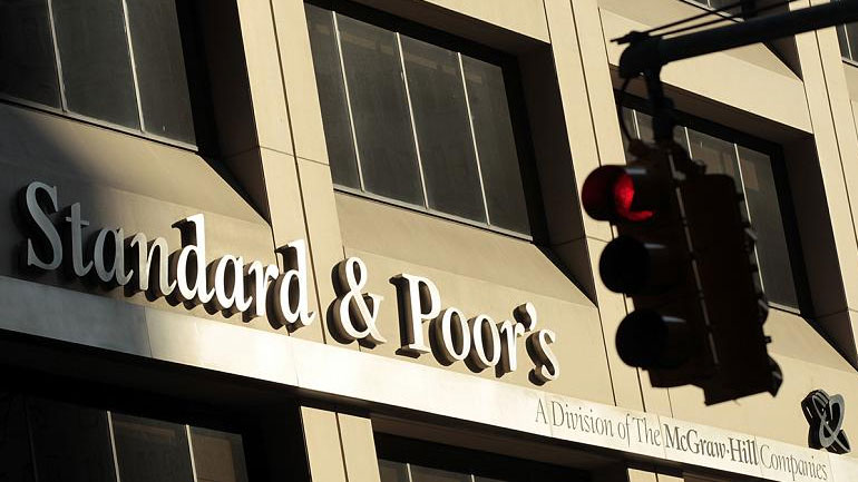 S&P: Σημειώνουν πρόοδο οι ελληνικές τράπεζες αλλά έχουν δρόμο ακόμη