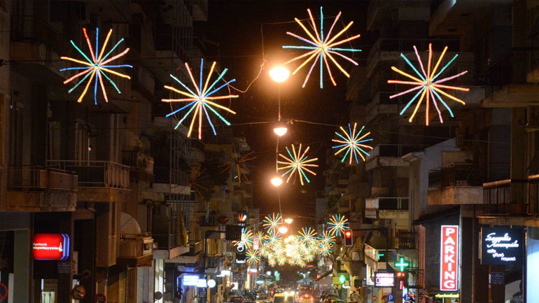 Πάτρα: Ανάβει απόψε ο καρναβαλικός διάκοσμος