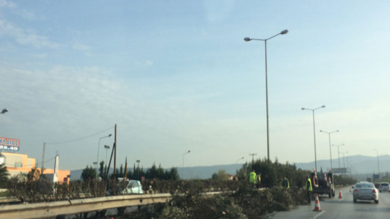 Θεσσαλονίκη: Εργασίες συντήρησης στο παράπλευρο οδικό δίκτυο της περιφερειακής οδού