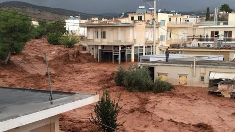 Διανομή υλικών πρώτης ανάγκης σε πλημμυροπαθείς της Μάνδρας