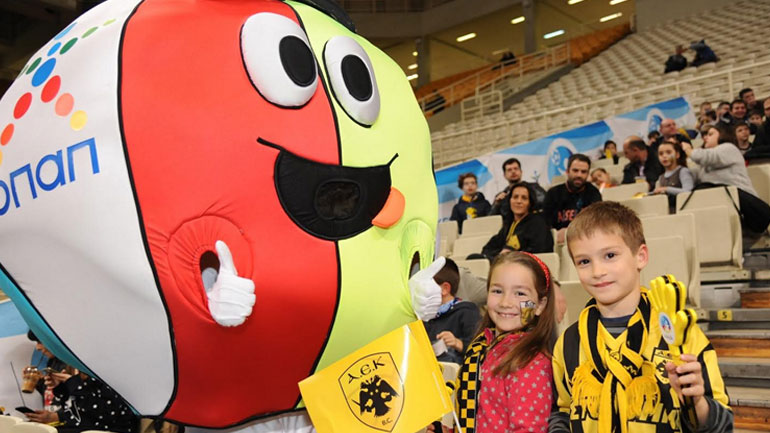 Η «Κερkidα ΟΠΑΠ» στον αγώνα μπάσκετ ΑΕΚ-Άρης