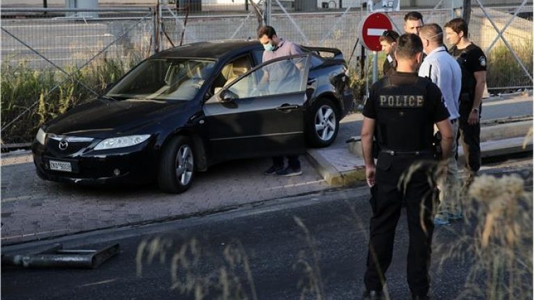 Επιστρέφοντας στο αυτοκίνητο βρήκε τον πατέρα της … νεκρό