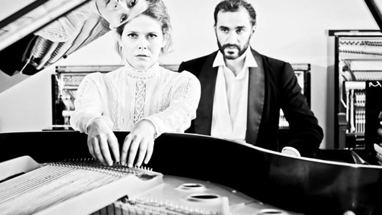 «Κλάρα Σούμαν: Τα χαρισματικά πρόσωπα μιας υπερμαριονέτας» στο Θέατρο της Οδού Κυκλάδων