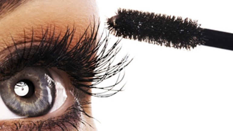Αυτή είναι η πιο δημοφιλής μάσκαρα σύμφωνα με το Pinterest