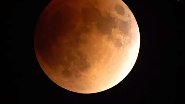 LIVE: Δείτε την ολική έκλειψη της υπερ-Σελήνης