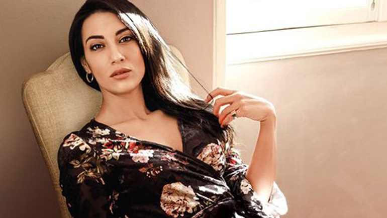 Ευγενία Σαμαρά: «Θέλω να μπορώ να πω στο παιδί μου: Με τον μπαμπά σου ήμασταν φουλ ερωτευμένοι»