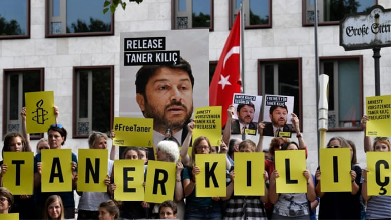 Τουρκία: Αποφυλακίζεται ο επικεφαλής της Διεθνούς Αμνηστίας