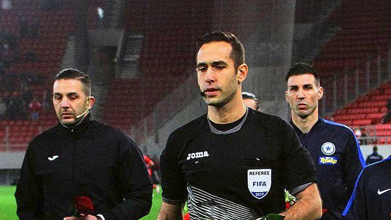 Ο Τάσος Παπαπέτρου διευθύνει το ντέρμπι Ολυμπιακός-ΑΕΚ