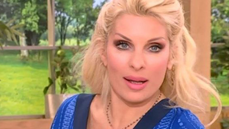 Ελένη Μενεγάκη: Μίνι εξόρμηση στη θάλασσα με τον αγαπημένο της Μάκη Παντζόπουλο