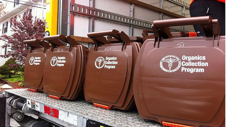 Χωριστή συλλογή βιοαποβλήτων σε καφέ κάδους στον Δήμο Ελευσίνας