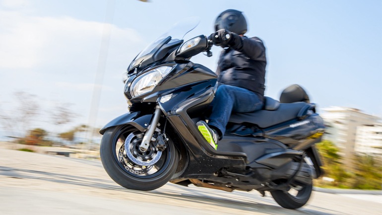 Suzuki Burgman 650 Executive: Mε ατού την πολυτέλεια