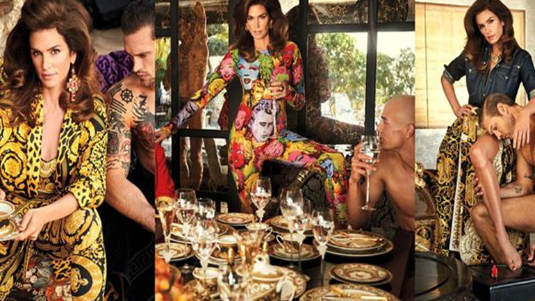 H Cindy Crawford ποζάρει με δημιουργίες Versace και μας γυρίζει στα 90s